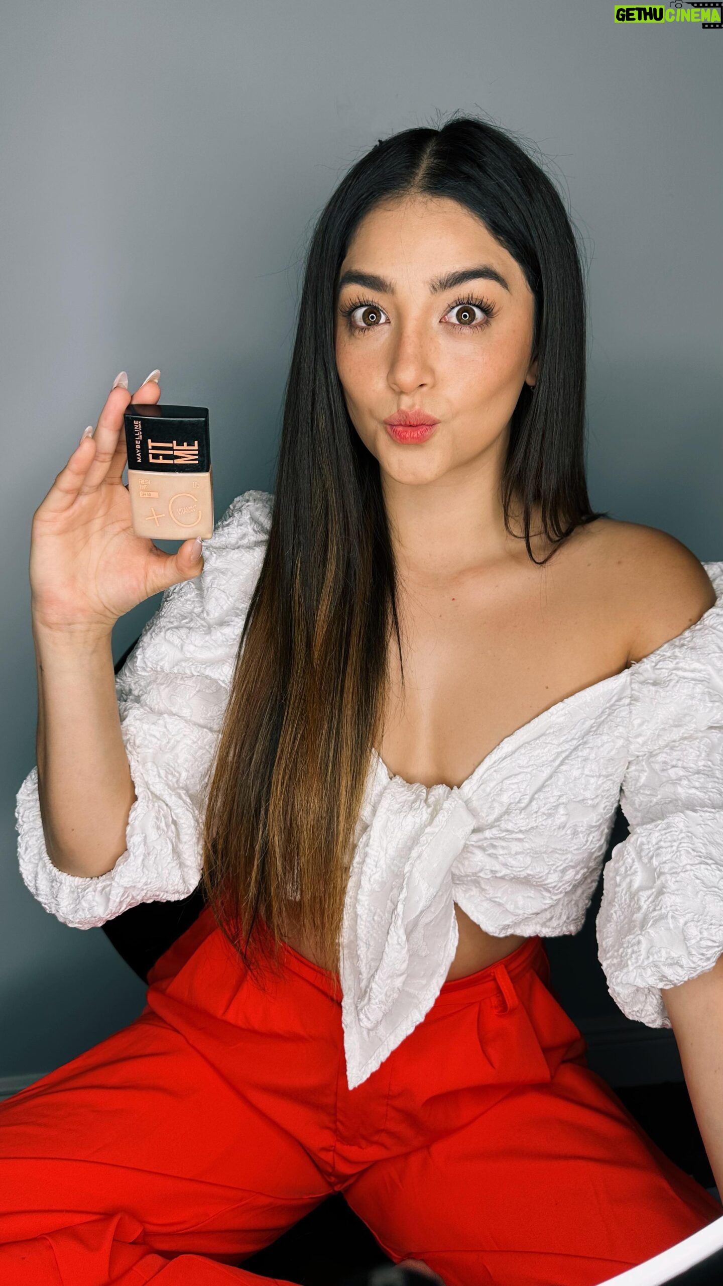 Geraldine Galvan Instagram - Probando una base con factor de protección solar 😱☀️🤯 Ustedes ya la probaron ?🧡 @maybelline #UnVeranoConFreshTint #publicidad #maybelline*
