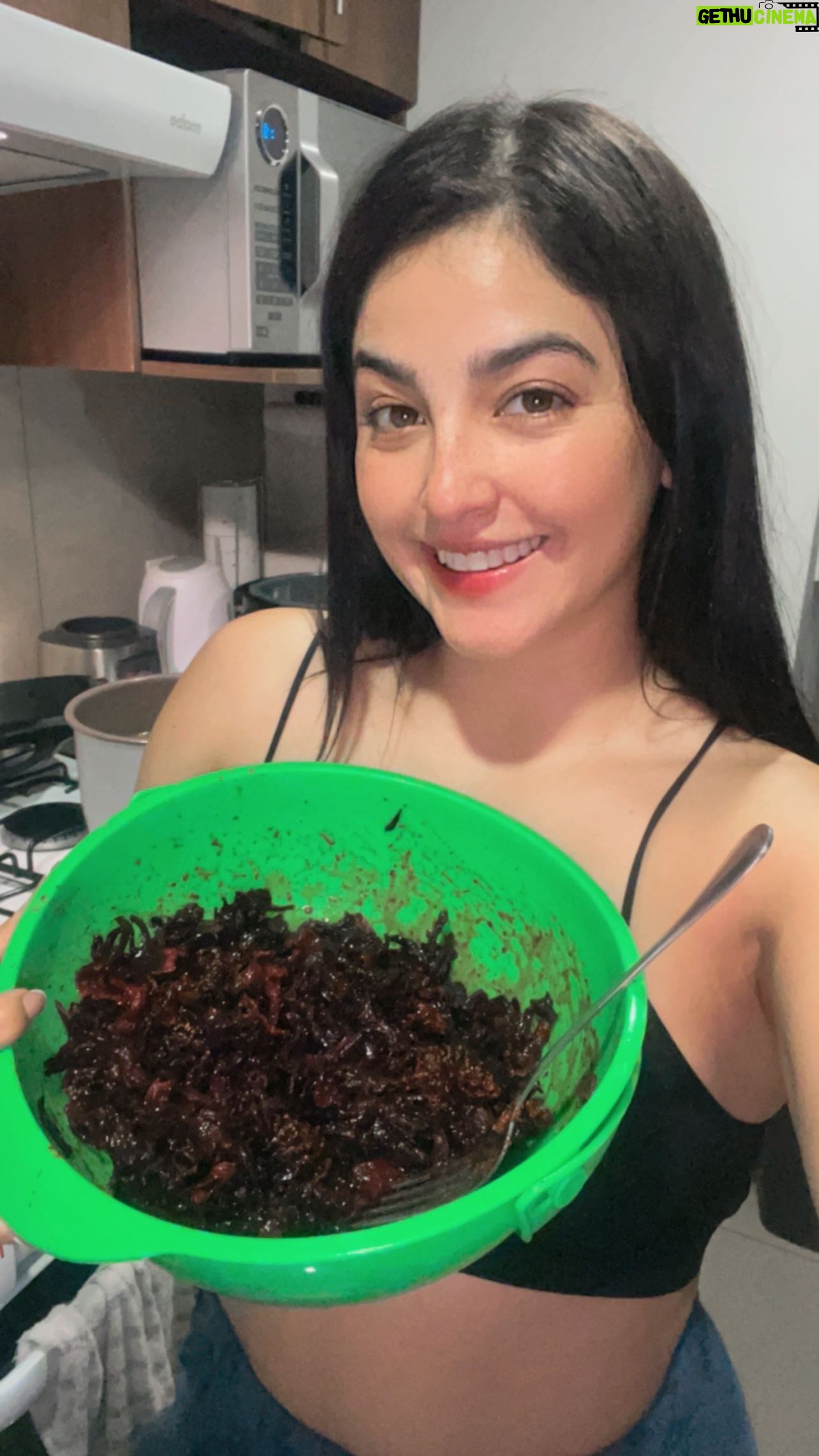 Geraldine Galvan Instagram - 🌺Agua de jamaica y snack de jamaica con chilito deli😋 🌺