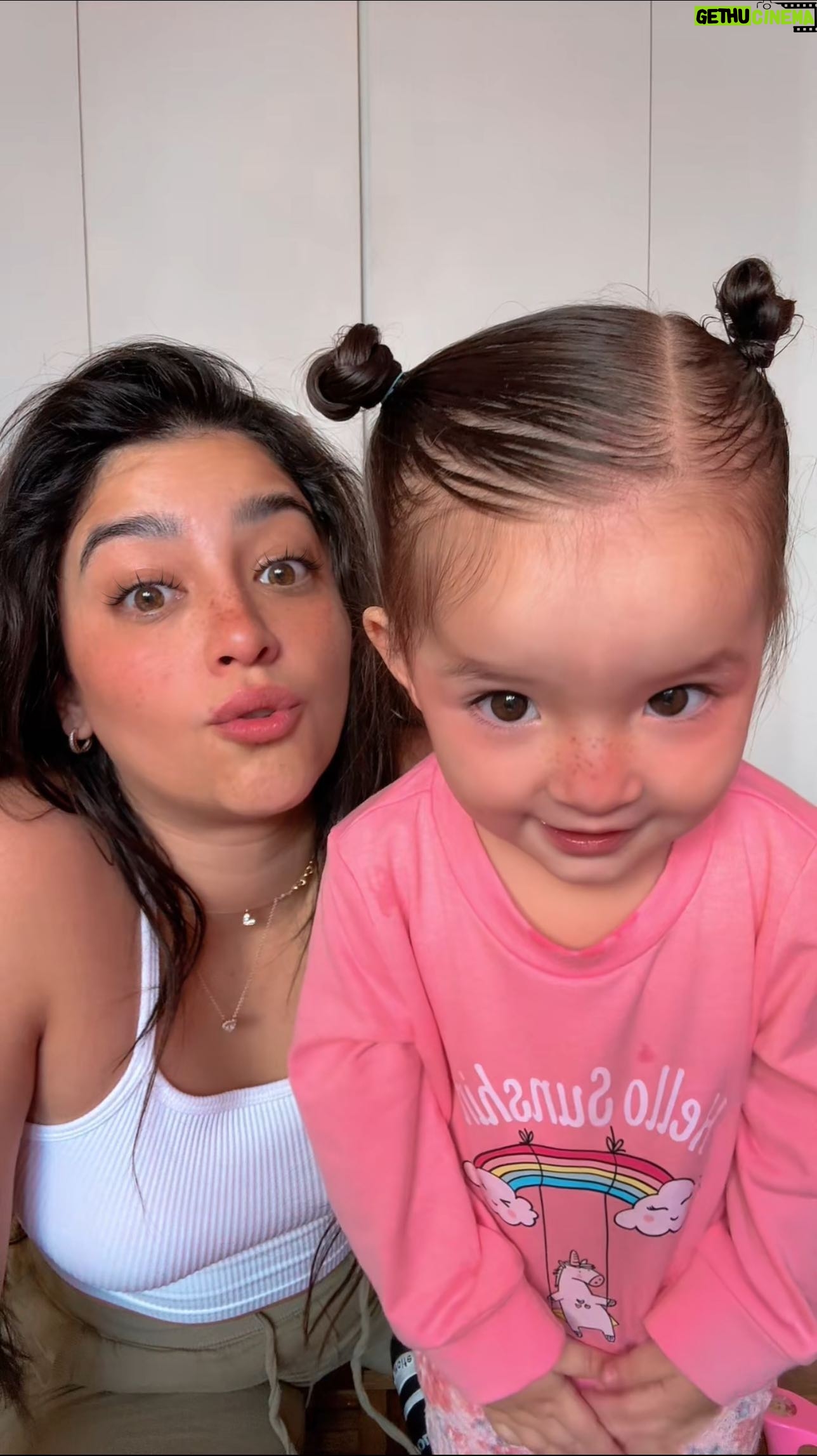 Geraldine Galvan Instagram - Unboxing time con @bbyregi 👧🏻💞 @carestino.mx