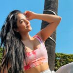 Geraldine Galvan Instagram - Llena tu mente de sueños para que no haya espacio para los miedos. Tu cuerpo es tu templo..cuídalo🍃🤍 Intenta ser cada día , la mejor versión de ti 🙌🏻🤍