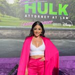 Geraldine Galvan Instagram - Los sueños se hacen realidad 💜🎬💚 Hoy viví un sueño en la premiere de #SheHulk en Hollywood, no saben la emoción tan grande de estar ahí y las vibras tan mágicas que sentí todo el tiempo . Es una serie increíble que supera todo y que nos hace sentir que las mujeres somos imparables Gracias @disneyplusla y @marvellatam por la invitación y por regalarme esta experiencia tan única 💫 @markruffalo te admiro demasiado y me llevo de ti tu gran calidad humana ! ✨RP @sd.talent ✨