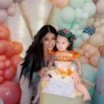 Geraldine Galvan Instagram – Un poquito de la fiesta de @bbyregi  te amo con todo mi corazón estrellita de mi vida ✨ 
.
🎂 @paulinabascal @thewishcakes 
🎈🪅 @larisa_desing 
🍡🍭 @vazitoslocos 
🍨 @helambulante