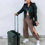 Geraldine Galvan Instagram - Viajar es la mejor manera de perderse y encontrarse al mismo tiempo ⏱🖤