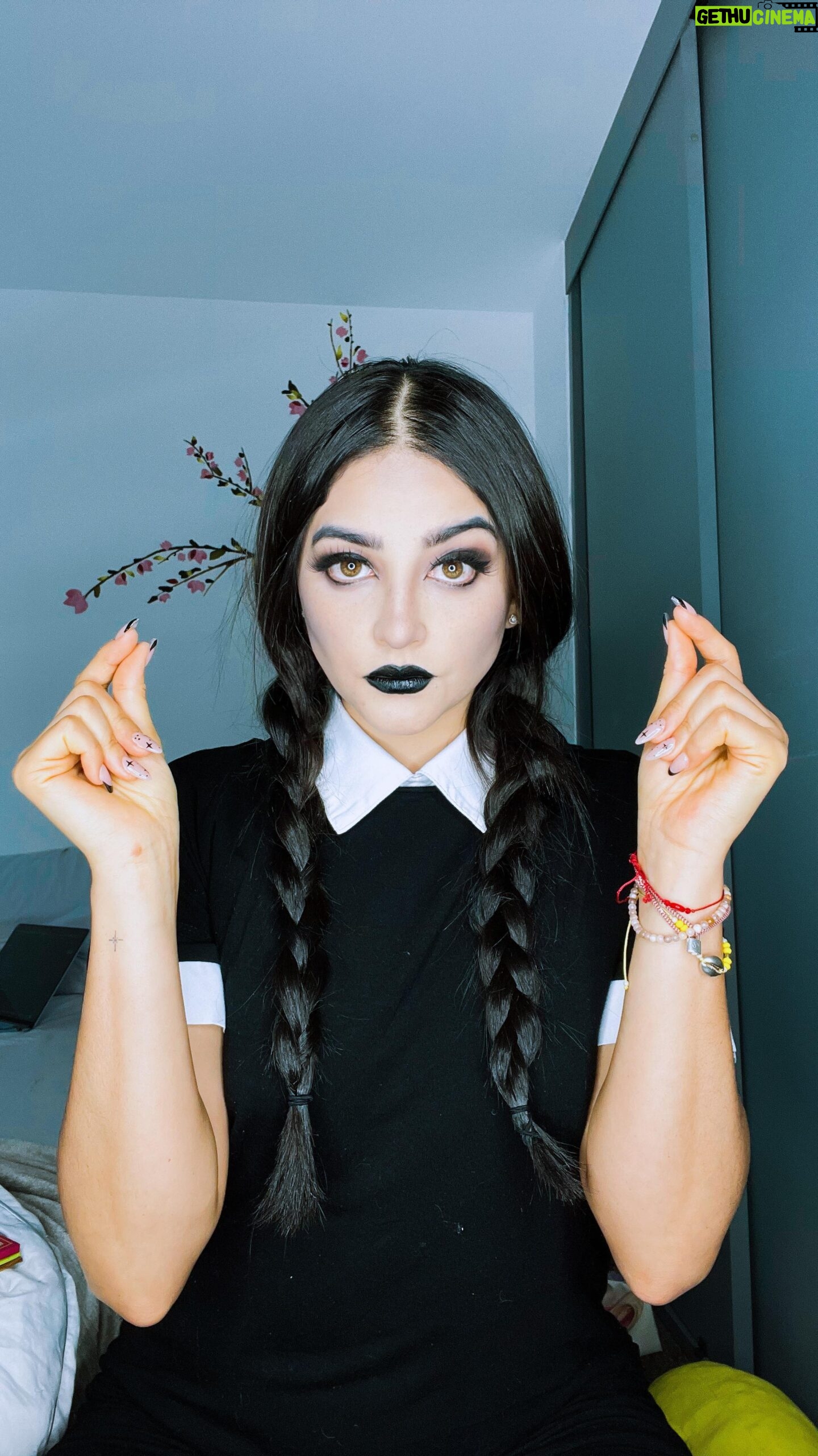 Geraldine Galvan Instagram - Hoy soy Merlina 🖤 #halloweenmakeup #merlina