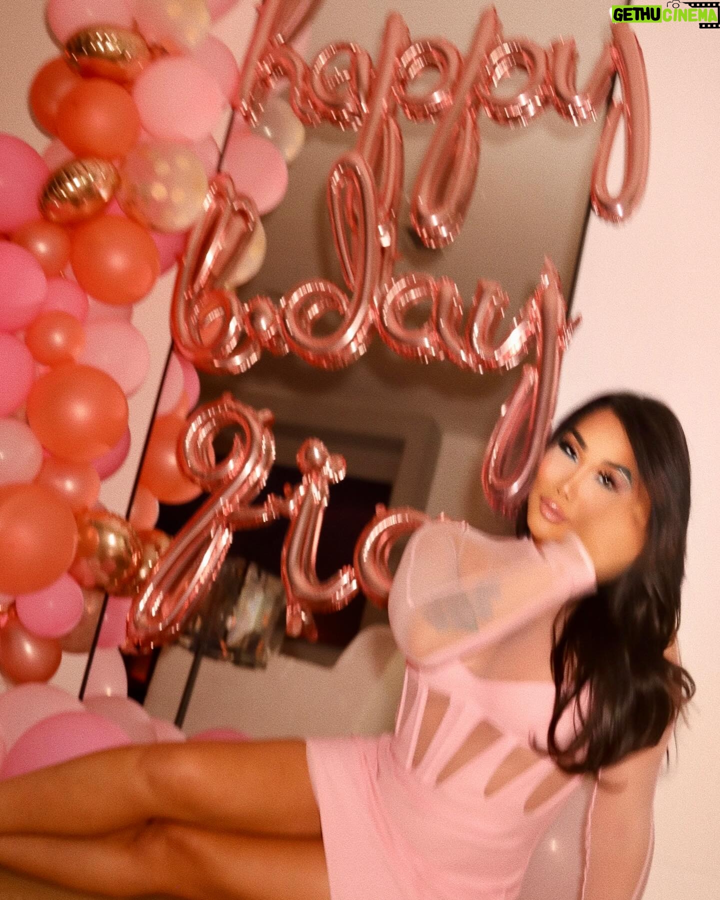 Gia Gunn Instagram - this year I realize it’s not about what it’s about who. quality over quantity and the simplest things in life make me the happiest. thank you for all the bday wishes💖 i feel so blessed to have all of you in my life! truly the luckiest tr*nny in the world.