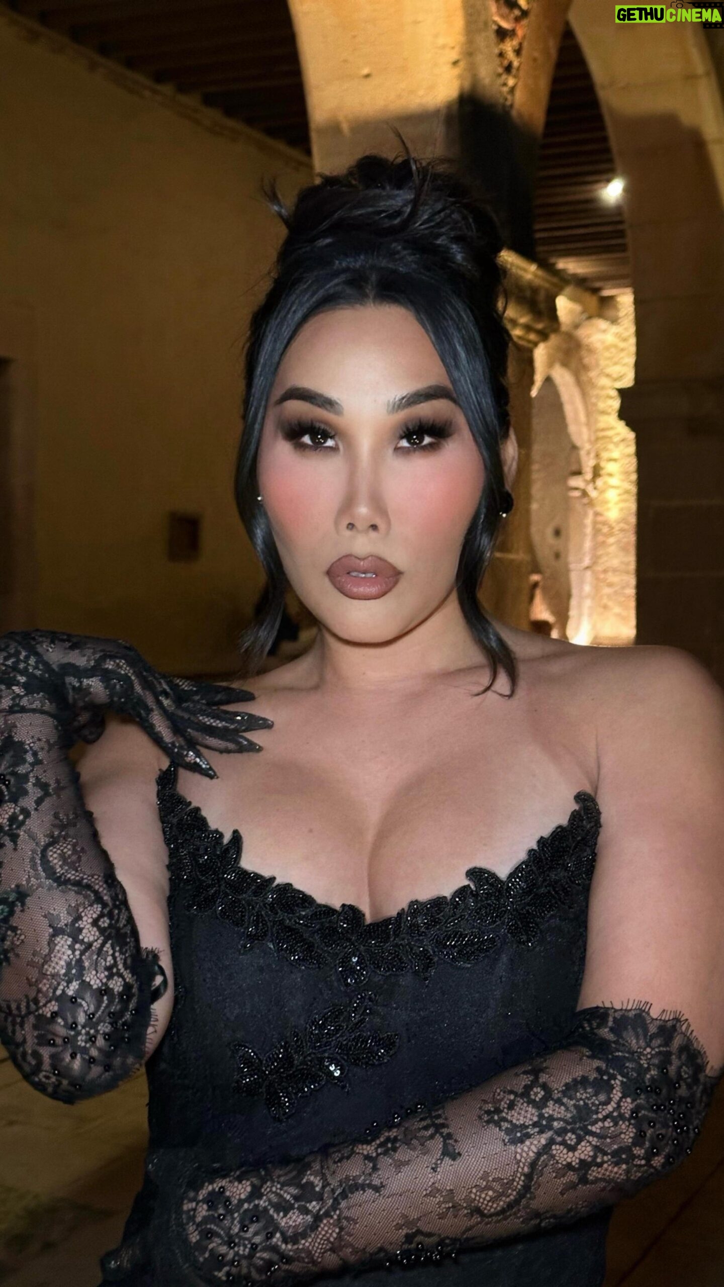 Gia Gunn Instagram - Dark romantic glam💄 Makeup by @diegomedinabeauty Hair by @george_anthony_j