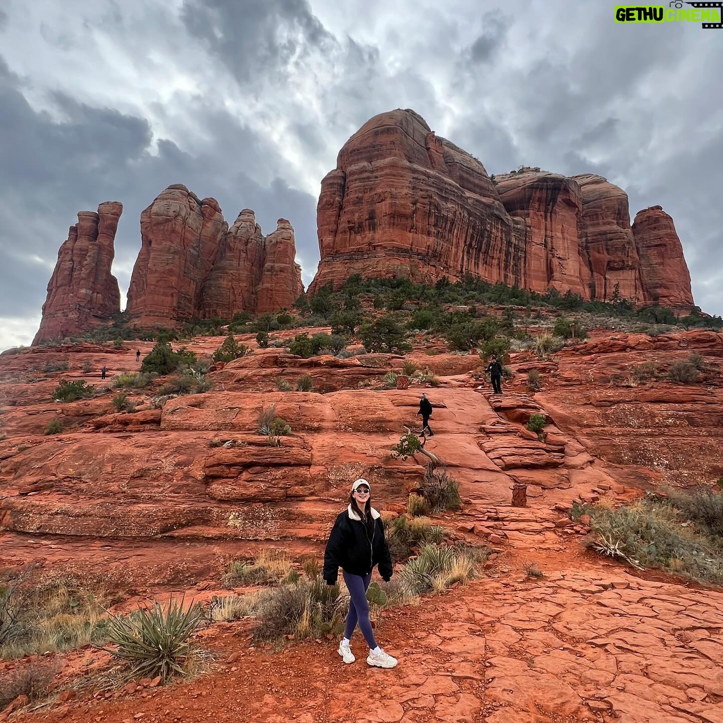 Gia Kim Instagram - Solo 8hr road trip to Arizona! What’s more fitting for starting the new year than going into Mother Nature’s uterus 😂 I still remember the nervous giggles from these two guys I met on the trail when I told them I’m going to a cave that looks like a vagina 🥹 Red rock energy felt like a mix of root chakra and feminine. Got me all energized !!!!🔥🔥🔥 as well as soft and ready to flow 🧜🏻♀️🫧 This year I vow to always stand in my truth and act with integrity, find my own gemstone in the rough, and always act from a place of love with myself and others, as hard as that can be at times. I’ve come too far to throw myself away for anything or anyone. I will not compromise to be loved or accepted by anyone. I will not let projectors and haters silence me. I will continue in my journey of surrendering to the only constant variable that is change, especially that I cannot control. I will create and stand in my own vortex and attract the right things meant for my path. I will continue to remind myself that although I may feel powerless at times to do anything for anyone else, I can pray and take small actions that can lead to collective actions, and that love will always trump hate. 8 is the number for this year 2 0 2 4=8 of abundance, prosperity, and also karma, reaping what you sow. So let’s jump into this year with an abundance mindset and bring in the infinite energy!!! ♾️✨🧙💫 And as always… thank you thank you thank you 🙏🏻🙏🏻🙏🏻❤️