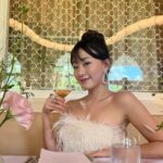 Gia Kim Instagram - This swan is feeling blessed 🦢🌸 Beautiful weather with my mum and other gorgeous gorgeous girls in Singapore🤍 @revolve x @voguesingapore #revolvearoundtheworld