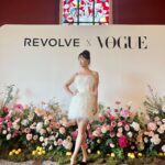 Gia Kim Instagram - This swan is feeling blessed 🦢🌸 Beautiful weather with my mum and other gorgeous gorgeous girls in Singapore🤍 @revolve x @voguesingapore #revolvearoundtheworld