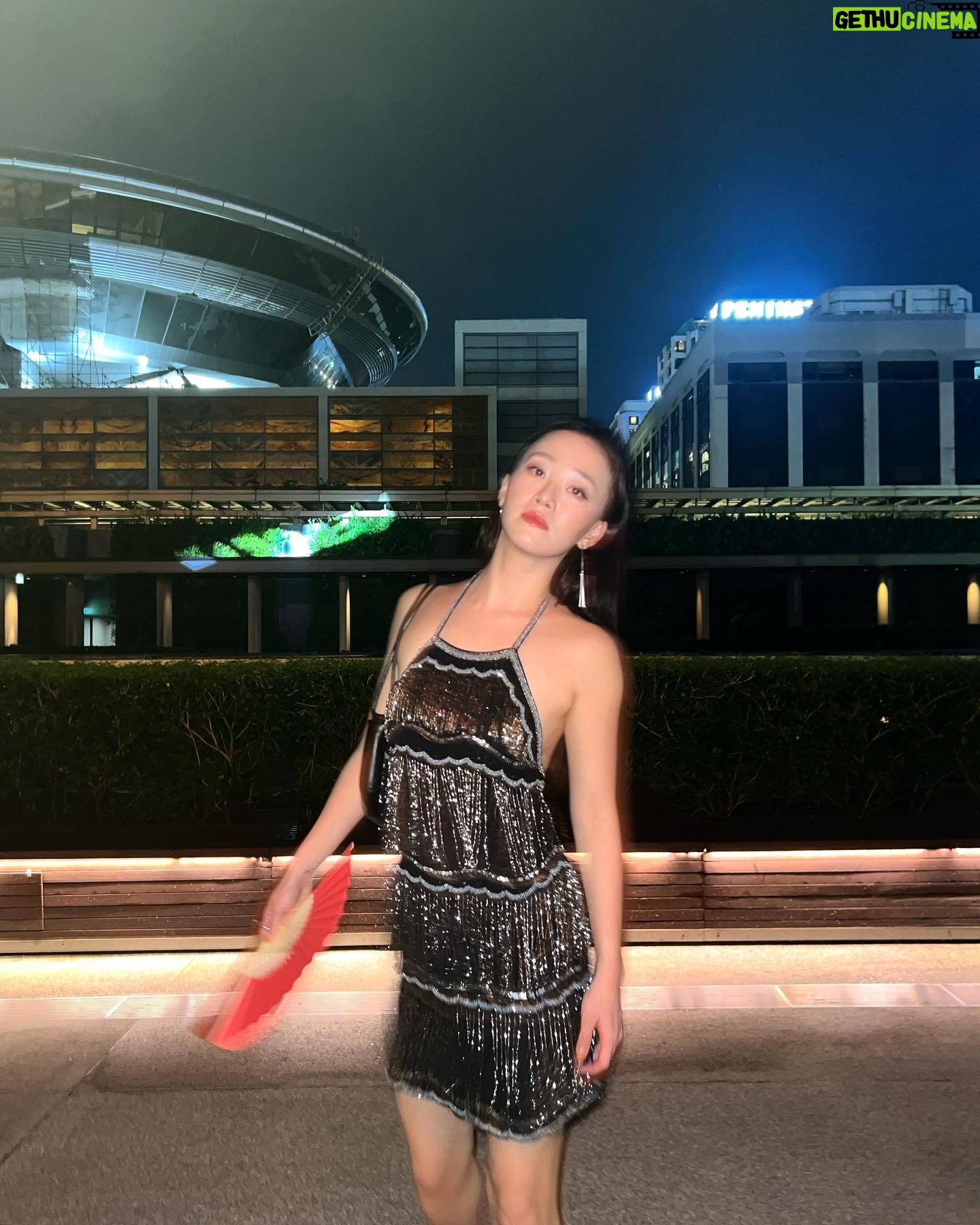 Gia Kim Instagram - Thankful to be back in Singapore through work and pleasure. Coming back somewhere after a while is always a great opportunity to reflect back on the time and changes gone by 🖤 @revolve ❤️ #revolvearoundtheworld