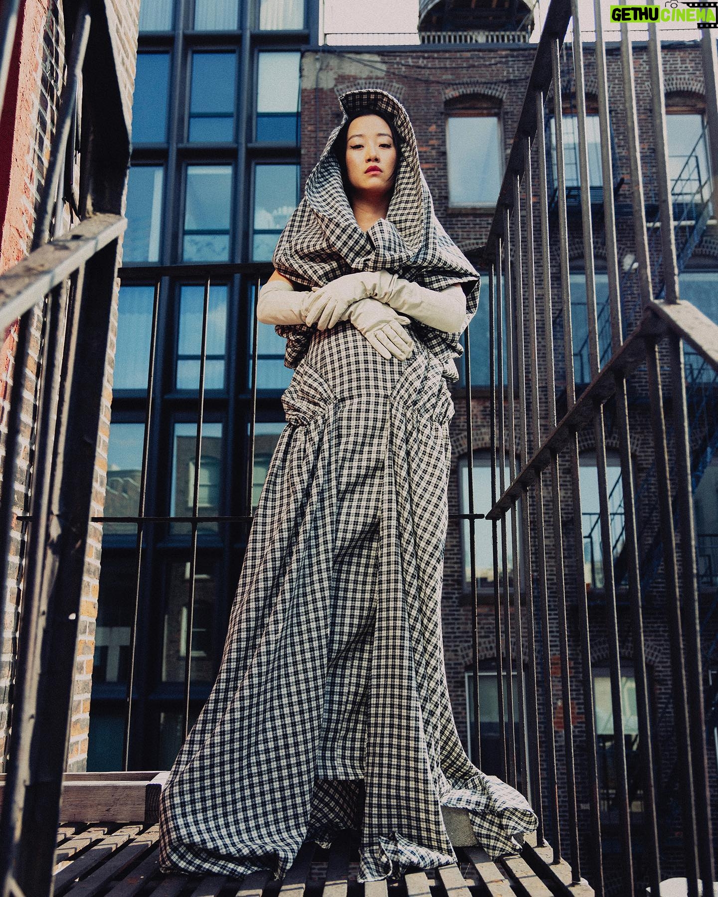 Gia Kim Instagram - Duality is in everything and everyone. If you can love you can hate; If you can hate you can love. 🤍🖤 @GENVMagazine's Issue 3 (Fall 2023) Photography @henrykornaros Fashion @emmaoleck Makeup @tomoyomakeup Hair @leonardomanetti (@seemanagement) Manicure @candiceidehen (@statementartists) Text @totallylova Editor @thekevinponce Publicity @theledecompany Wearing @luar Accessories @marcjacobs