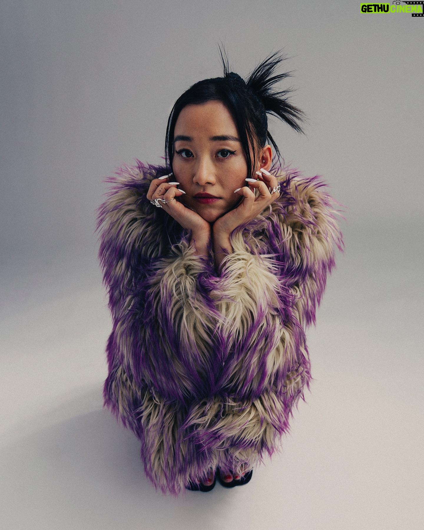 Gia Kim Instagram - I find it worthwhile to try things that are not the “usual me” ‘cause sometimes I find it actually is, just a newer version of me @genvmagazine Issue 3 (Fall 2023) Photography @henrykornaros Fashion @emmaoleck Makeup @tomoyomakeup Hair @leonardomanetti (@seemanagement) Manicure @candiceidehen (@statementartists) Text @totallylova Editor @thekevinponce Publicist @theledecompany Coat @gucci Accessories @laoma.atelier