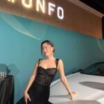 Gia Kim Instagram - What an honor to present at this beautiful gala. Coming back to LA with a bang and ending this year with a woop 💫 always grateful to connect with lovely people 🤍 Thank you @unforgettablegala @character.media So many things to be grateful for 🥰 - Hair/Makeup/Clothes styled by yours truly