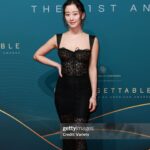 Gia Kim Instagram - What an honor to present at this beautiful gala. Coming back to LA with a bang and ending this year with a woop 💫 always grateful to connect with lovely people 🤍 Thank you @unforgettablegala @character.media So many things to be grateful for 🥰 - Hair/Makeup/Clothes styled by yours truly