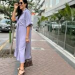 Gianella Neyra Instagram - ¡Lista para grabar el último podcast del año con mis amigas, qué emoción! Hoy me puse un vestido con un color diferente para este inicio de verano ☀️y lo acompañé de una cartera y tacos de cuero que le van perfecto. Total look de mis amigos de @velez_international Si aún no han hecho sus compras navideñas, les cuento que pueden usar mi código GIANELLA30 para un 30% de descuento en la web de Vélez. *Válido hasta el 31 de diciembre, aplican términos y condiciones #publicidad