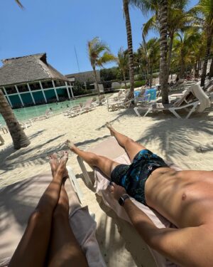 Gianella Neyra Instagram - PhotoDump de 🌴Cancún-Premios Platino 😍 con mi compañero de aventuras @_cristianrivero #Flashback