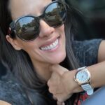 Gianella Neyra Instagram - En mi vida, como mamá, como actriz, como empresaria he aprendido a estar atenta, siempre consciente de las oportunidades, alerta y preparada para aprovechar esos instantes que la vida te regala, porque son únicos 💖💖. Por eso el reloj I.N.O.X. V de @victorinoxperu encaja perfectamente en mi versátil día a día. Es impermeable, ligero pero robusto, deportivo y elegante al mismo tiempo y está fabricado con la mejor calidad suiza. 🇨🇭El reloj ⌚️ ideal para acompañarme en mis aventuras del día a día. #MyVictorinox Encuéntralo en tiendas Victorinox y en www.victorinoxstore.pe #publicidad