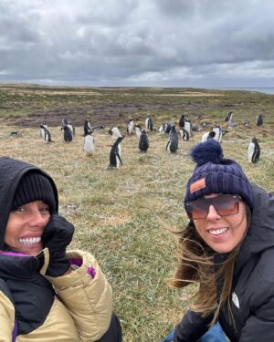 Gianella Neyra Instagram - Ha sido un viaje increíble 😉, realmente único. 
Del calor al frío absoluto 🥶. Amanecer con esas montañas 🏔️ llenas de nieve y ver icebergs ❄️ desde el balcón. ¡Un regalo q no olvidaré nunca!
Gracias @savalicruceros por esta oportunidad 🛳️. ¡Gracias por permitirme seguir maravillándome con este planeta hermoso que tenemos! 
¡Gracias, gracias y gracias!

#publicidad