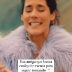 Gianella Neyra Instagram - El 20 de abril del año pasado estábamos estrenando #SolteraCasadaViudaDivorciada 🎬 en todos los cines y hoy lo recordamos felices de ver el camino hermoso que tomó la peli 🎥 y cada sorpresa que hemos venido recibiendo 💝. ¡Muchísimas gracias a todos los que han visto @scvdlapelicula en @netflixlat 💖🥰! Ha sido y sigue siendo, una aventura hermosa. Grabar en Pacasmayo, nos hemos divertido y somos felices al ver que se identificaron con la peli 🎥 y la hicieron suya. Leer sus mensajes desde distintas partes del mundo 🌍 contándonos sus historias y como la sintieron, sigue siendo un regalo enorme. ¿Algún plan para este fin de semana? Si aún no tienen, hagan canchita 🍿 y vean la peli en @netflix ¡Diviértanse y no se olviden etiquetarnos en sus historias 🙋🏻‍♀️!