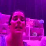 Gianella Neyra Instagram - ¡Madres, el musical llegó a Miami 🇺🇸! Más que felices con esta hermosa experiencia 💖 y con el corazón lleno de ver reír, divertirse y hacer catarsis de mamás, juntas😜. ¡Gracias al público extraordinario que nos acompañó en las 2 funciones, nos encantó verlos! @rossana.fm @villaloboserika @alexandragrana @preludioac
