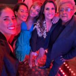 Gianella Neyra Instagram - ¡GANAMOS #PremiosLuces a mejor película y mejor actriz 💖 🥰 con @scvdlapelicula 🎬! Ha sido una aventura hermosa ver a nuestra querida peli llegar aquí. ¡Gracias a todos por sus votos, por ver la película, divertirse e identificarse con cada personaje🎥 y hacerla suya! Leer sus mensajes viendo la peli de distintas partes del mundo 🌍 contándonos sus historias y como la sintieron, es un regalo 💝. Ha sido una película hecha con mucho amor 🥰 para ustedes. #SolteraCasadaViudaDivorciada