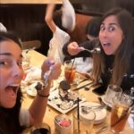 Gianella Neyra Instagram - #PhotoDump de enero 🗓️ 1. selfie frente a la isla St. Maarten con @_cristianrivero 2. cena con mi @chiviam en Cheesecake Factory 3. Abrazo papá e hijo (babero para mamá 🥰) 4. Un momento épico de avión sobre nosotros 5. Días de descanso en familia 6. Concierto de @ricky_martin ¡un hit! 7. Grabación de videopodcast con mis @mujeresdelapm 8. Nominación a los premios luces a mejor actriz y mejor película por @scvdlapelicula