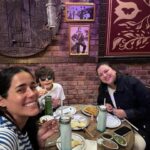 Gianella Neyra Instagram - Primer viaje 🧳 de trabajo en el que me acompaña mi hijo más chiquito 💖. Qué lindo compartir lo que tanto amas con tus hijos, que te vean trabajando, disfrutando de tu trabajo y compartiendo con ellos entre momentos, súper activa y apasionada recontra feliz haciendo lo que uno ama tanto. No hay mejor cosa que les puedas enseñar creo yo, que te vean feliz trabajando 😌. ¡Increíble experiencia y que hermoso poder compartir con el! P.d El último vídeo es mi favorito 💖💖💖💖