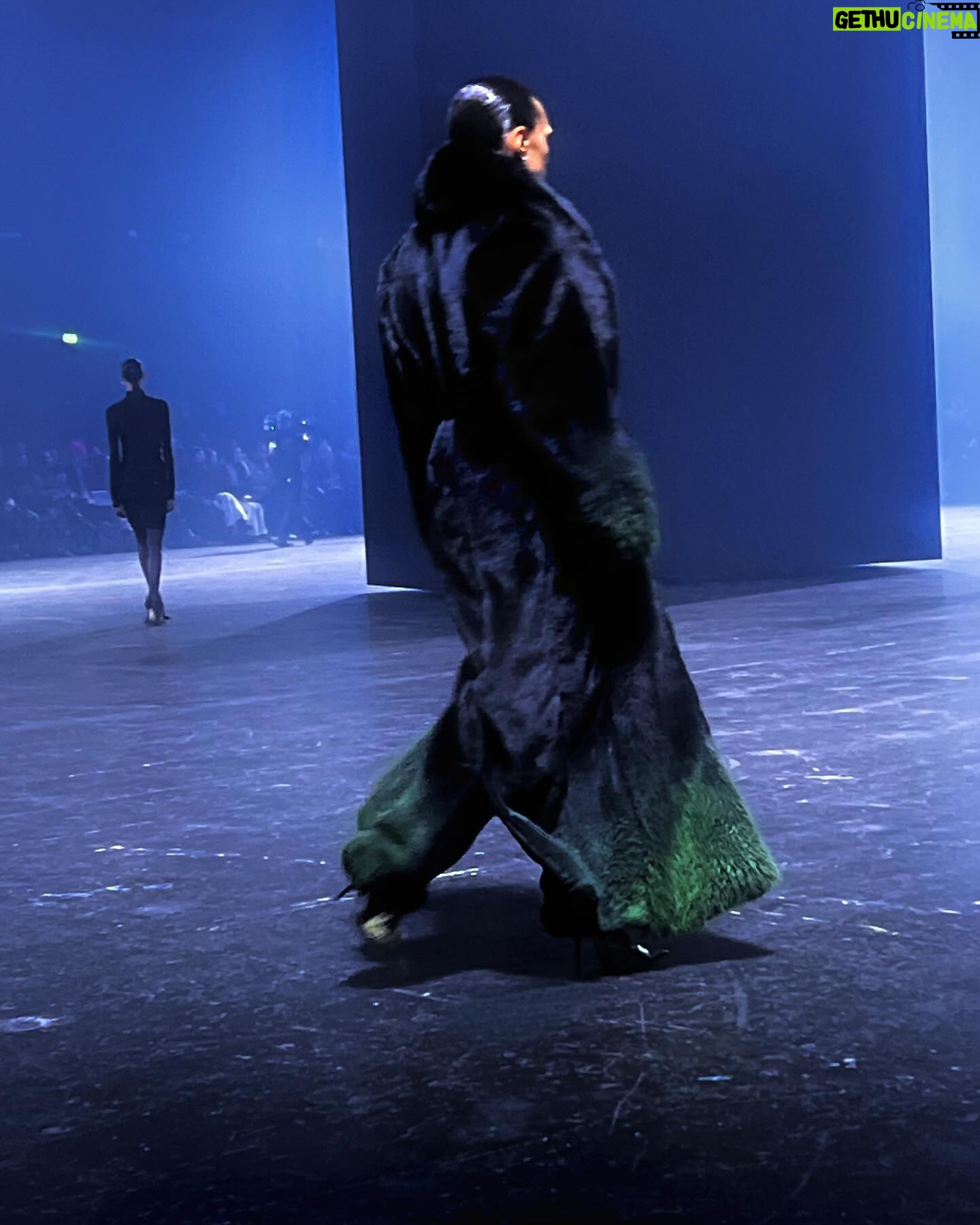 Gigi Goode Instagram - Crash landed at @coperni 🛸 Thank you @sebastienmeyer @arnaud_vaillant for having me at this spectacular show. It’s one I’ll never forget 🖤 📷 @bfa @pierrickrocher