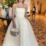 Gillian Anderson Instagram - #yonioftheday @goldenglobes style 😉 So pleased to collaborate with my friend @gabrielahearst on this beautiful custom embroidered dress. Each yoni motif took about 3.5 hours to embroider and was made entirely in the garment district of NYC. Dress: @gabrielahearst Shoes and bag: @aquazzura Styling: @marthaward Jewellery: @chopard Make-up: @sagemaitri Hair @ianjameshair