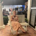 Gillian Anderson Instagram - 👋🏻 @thefirstlady_sho