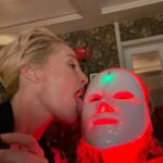 Gillian Anderson Instagram - sister sister @lisamcgrillis @sexeducation