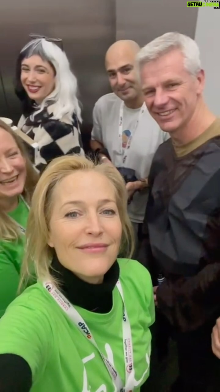 Gillian Anderson Instagram - From the #britishfashionawards to @thecrownnetflix premiere to @icapcharityday in support of the amazing @thefelixproject …this is my life in circles.