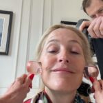 Gillian Anderson Instagram - How one prepares for Scoop press with @billiepiper.