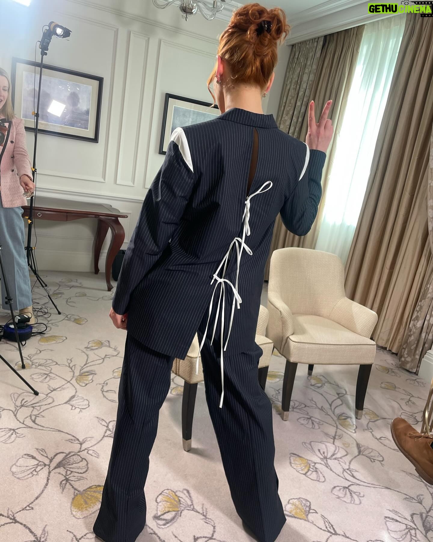Gillian Anderson Instagram - How one prepares for Scoop press with @billiepiper.