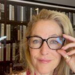 Gillian Anderson Instagram - just a thing of beauty 🤓🌸 #yonioftheday