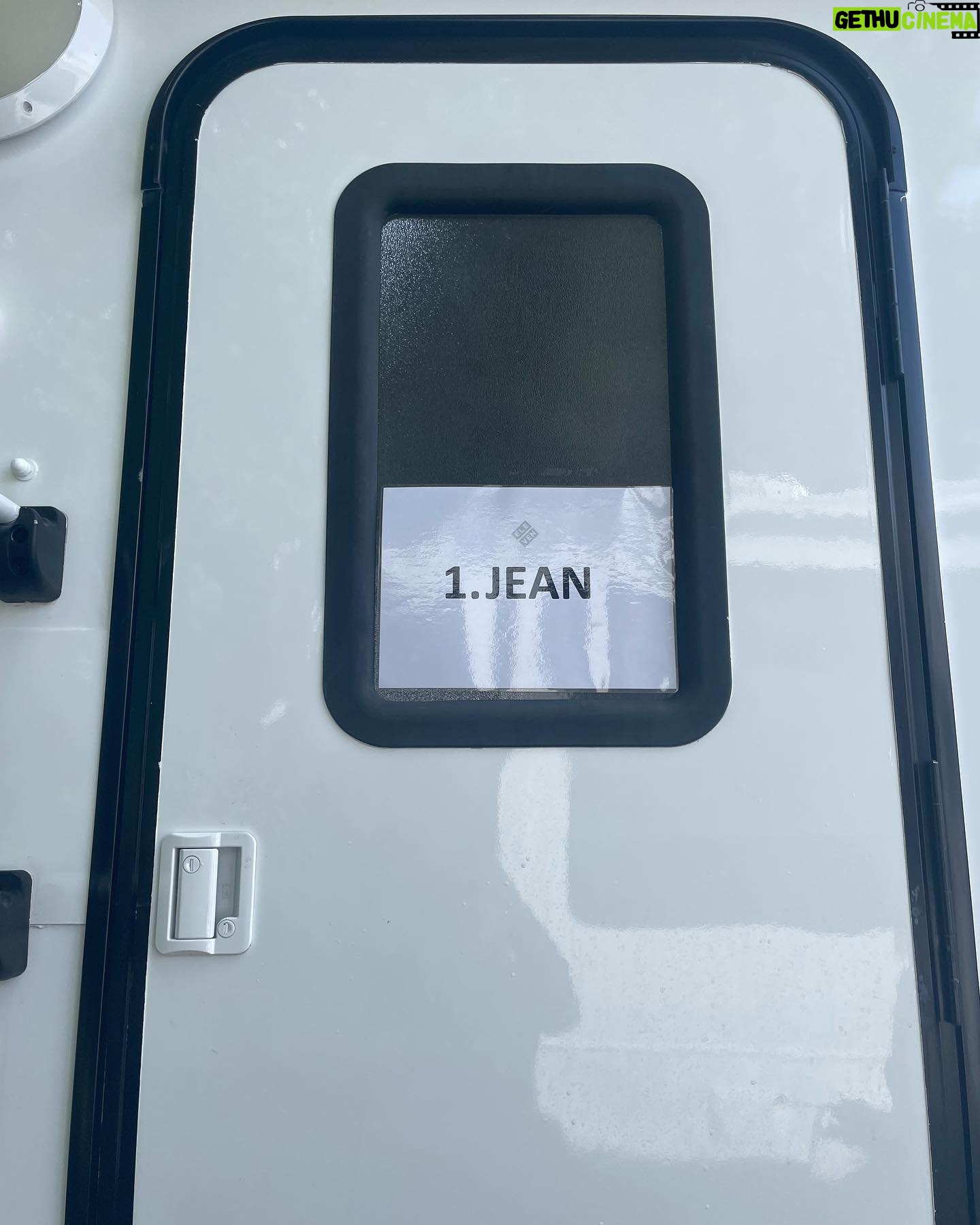 Gillian Anderson Instagram - Who’s your daddy? @sexeducation
