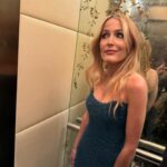 Gillian Anderson Instagram - What a Scoop 👀 Dress: @EmiliaWickstead Styling: @marthaward Jewellery: @solangeazagury Bag: @anyahindmarch Shoes: @gianvitorossi Hair: @jamesrowehair Make up: @amanda.grossman