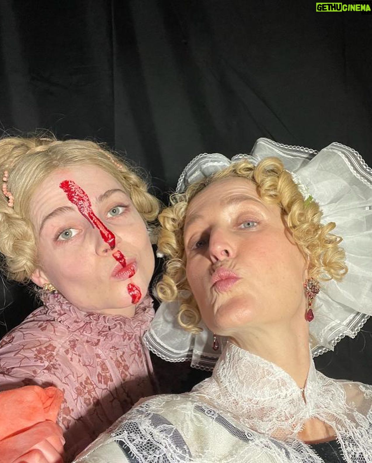 Gillian Anderson Instagram - the pale blue eyes guys 🧿