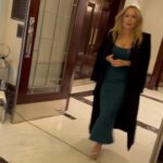 Gillian Anderson Instagram - What a Scoop 👀 Dress: @EmiliaWickstead Styling: @marthaward Jewellery: @solangeazagury Bag: @anyahindmarch Shoes: @gianvitorossi Hair: @jamesrowehair Make up: @amanda.grossman