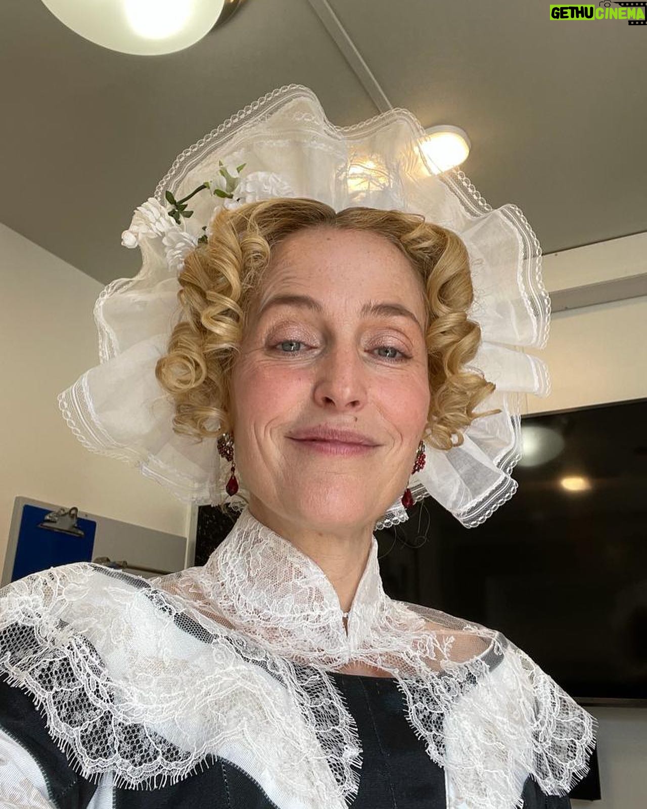 Gillian Anderson Instagram - the pale blue eyes guys 🧿