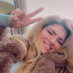 Gina Carano Instagram - 💛🥳✨☀️👊🦁✌️
