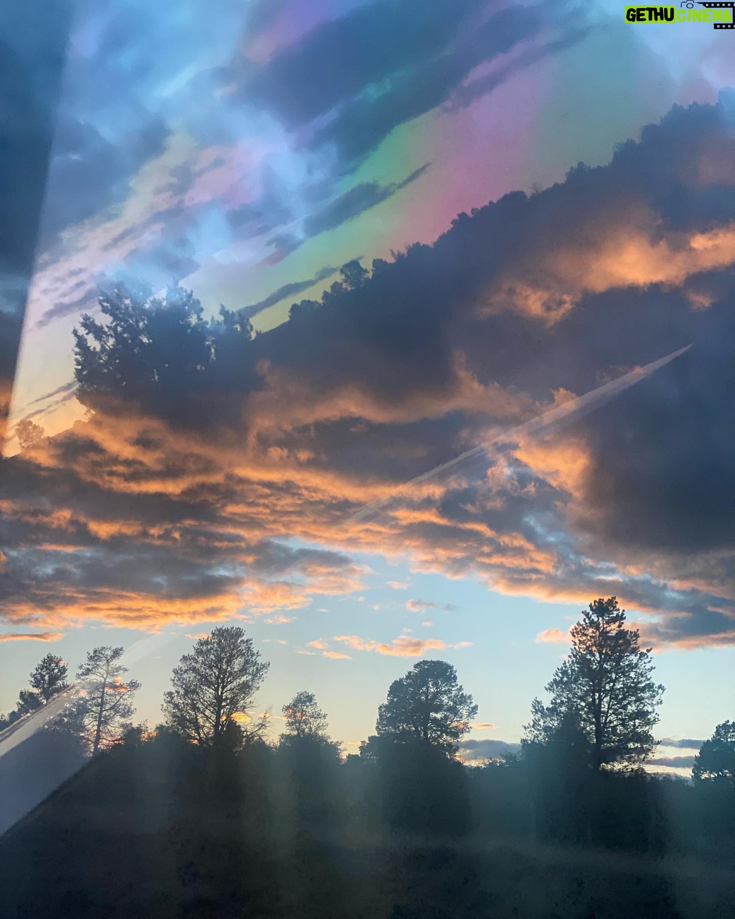 Gina Carano Instagram - Not sure what happened with my sunset pic but.. alright. 🎨👁👀
