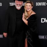 Gina Carano Instagram - Here we go!! #TerroronthePrairie premier!! ❤️‍🔥❤️‍🔥❤️‍🔥 @realdailywire @dailywireentertainment @bonfirelegend