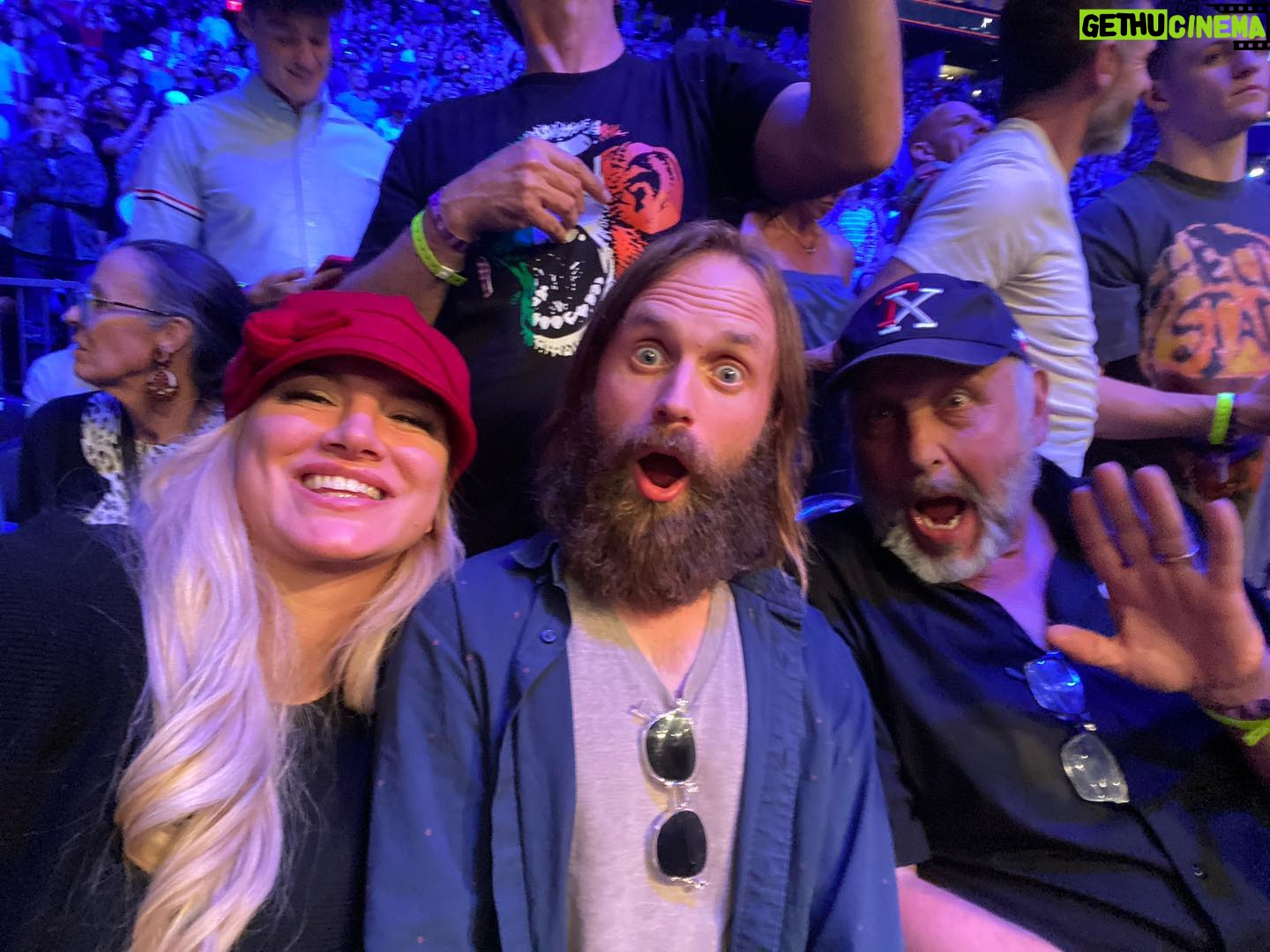 Gina Carano Instagram - 🥸🥸🥸 my guys!! @tythefisch #nicksearcy
