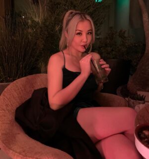 Gina Darling Instagram - Happy Valentines Day ❤️🐝