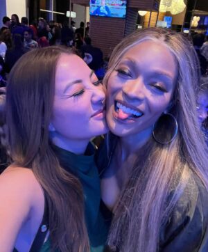 Gina Darling Instagram - The Walking Dead, Invincible, Mortal Kombat, and tons of friends and cool folks. San Diego Comicon 2023 is a wrap! Thank you @skyboundent @skyboundgames 😃
