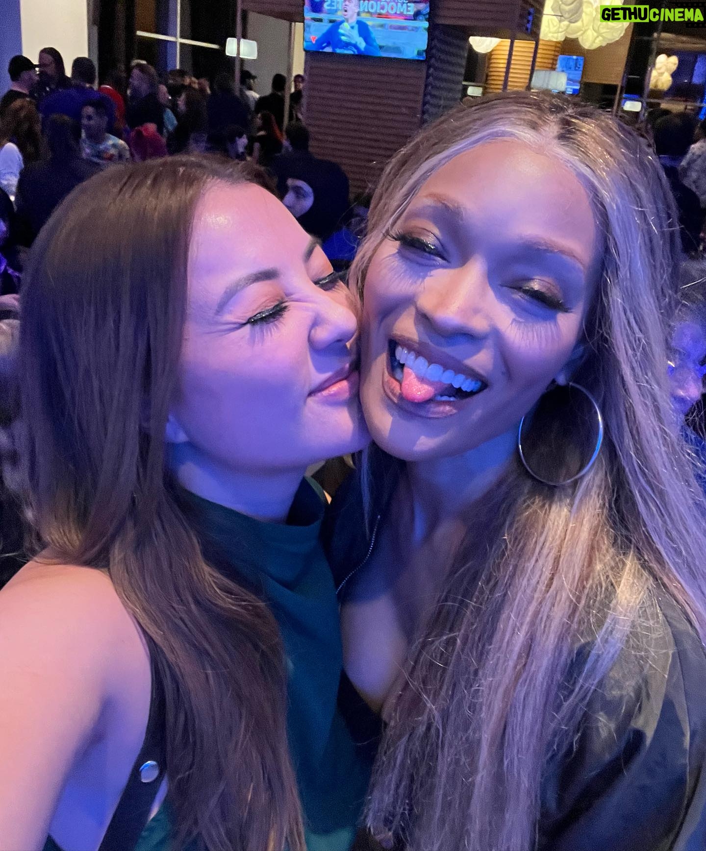 Gina Darling - 13.7K Likes - The Walking Dead, Invincible, Mortal Kombat, and tons of friends and cool folks. San Diego Comicon 2023 is a wrap! Thank you @skyboundent @skyboundgames 😃