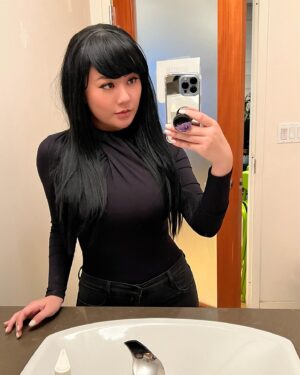 Gina Darling Instagram - Black hair…..? Haven’t seen myself with dark hair in forever. I don’t hate it hehe