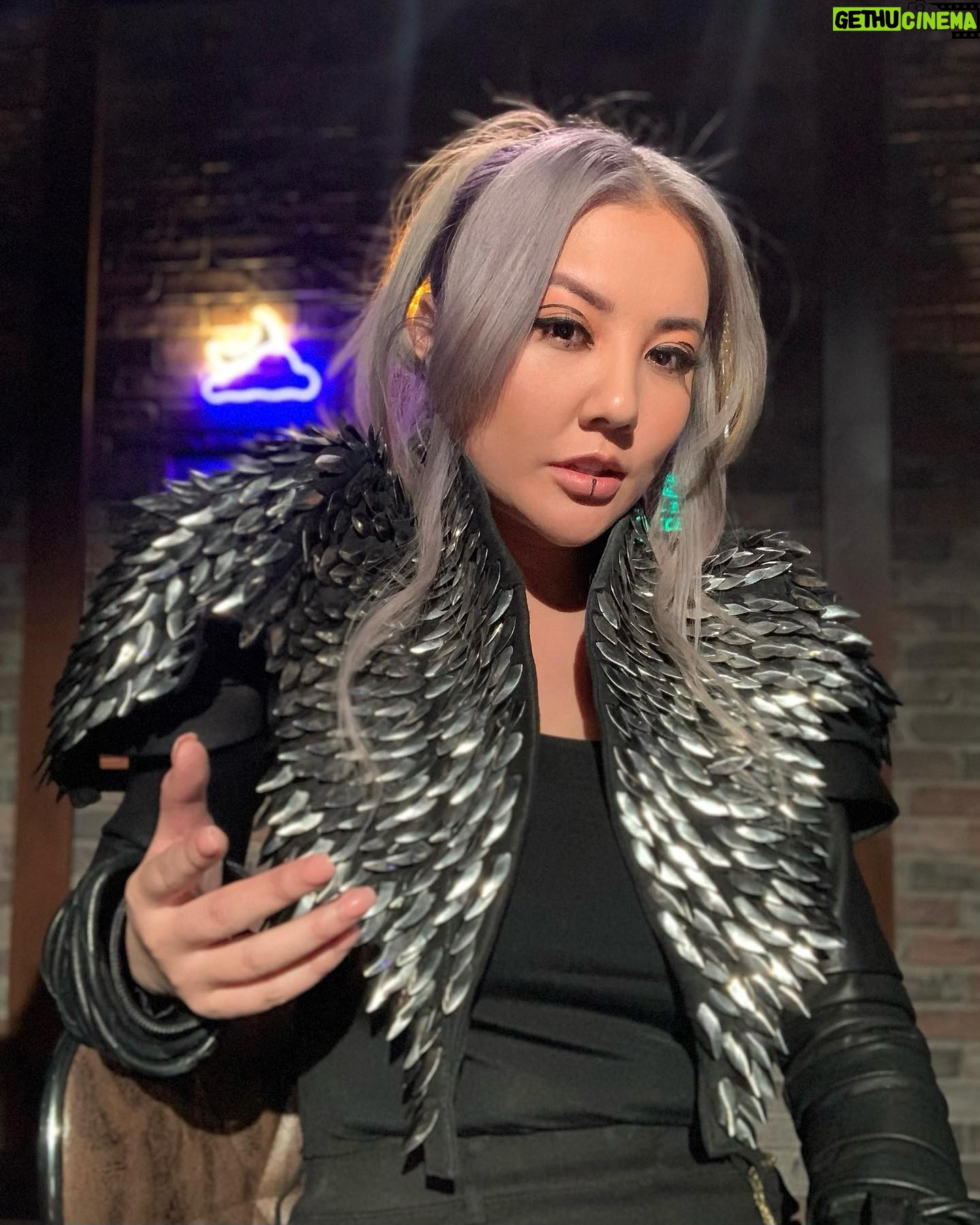 Gina Darling - 15.3K Likes - Bend the knee to Oneira Kef⚔️ I cannot tell you how much I love Dungeons and Dragons now!
All wardrobe pieces I wore on Invitation to Party is from the incredible @gelarehdesigns. Use code GINA2022 for $ off.