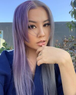 Gina Darling Instagram - Halfling hime hair.
Done by the incredible stylist @kimi_hair_color 

I’m obsessed.